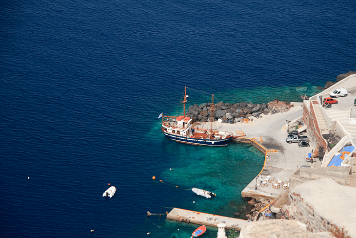 How Many Days in Santorin - day 1 - Amoudi bay Santorini in Greece