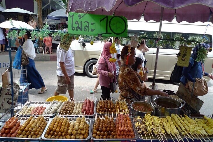 Best Area to Stay in Bangkok for Shopping: Chatuchak Weekend Market