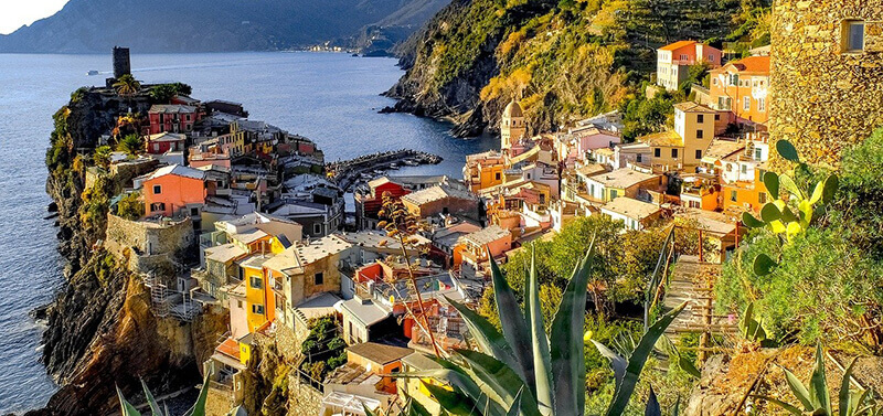 How Many Days in Cinque Terre: Vernazza