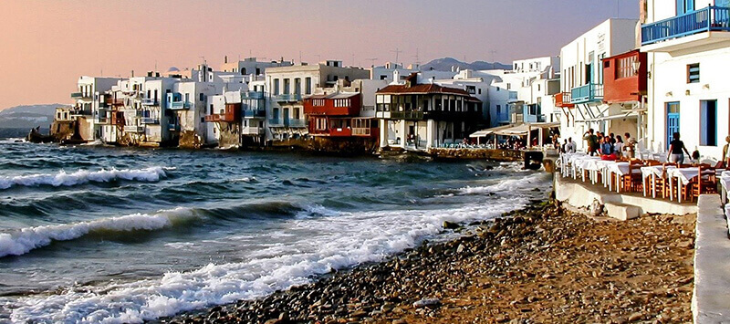 Paradise and Super Paradise Beach, where to stay in Mykonos for nightlife