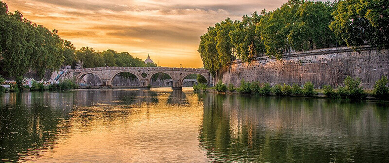 Trastevere, a bohemian neighborhood with a buzzing nightlife