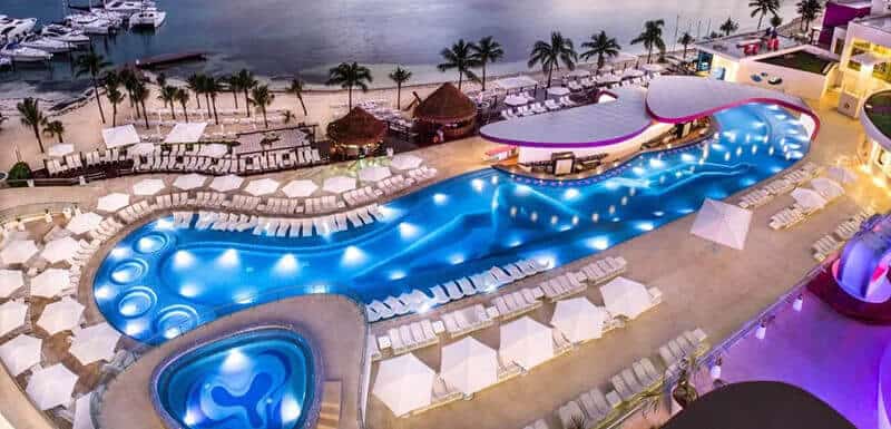 35 Best Party Resorts in Cancun - Easy Travel 4U