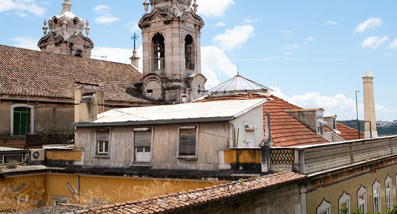 Lapa and Estrela, upmarket areas west of the historic center 