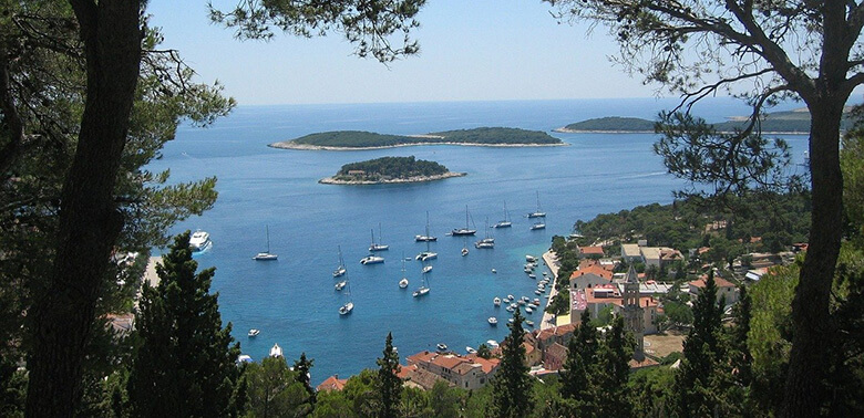 Tips for choosing the best areas to stay in hvar