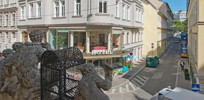 Mariahilf (district 6), where to stay in Vienna for shopping
