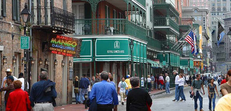 Bourbon Street, best place to stay in New Orleans for nightlife