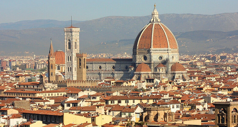 Duomo and Piazza della Signoria, where to stay in Florence for first time tourists