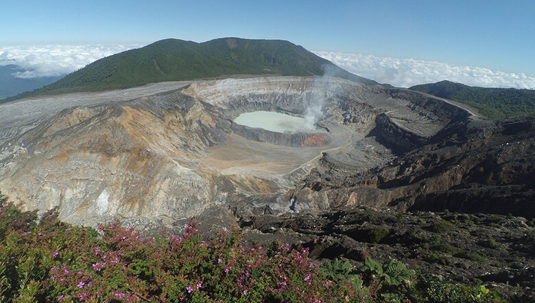 Poas, where to stay in costa rica near volcano