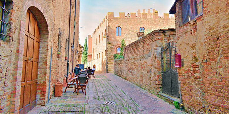 Certaldo, 2-storey town west of the Chianti hills